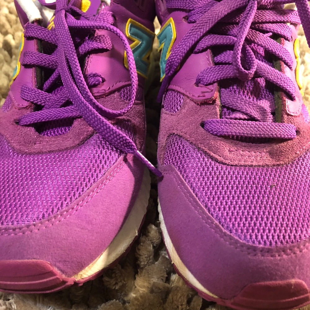 New Balance Shoes - Picture 2 of 5